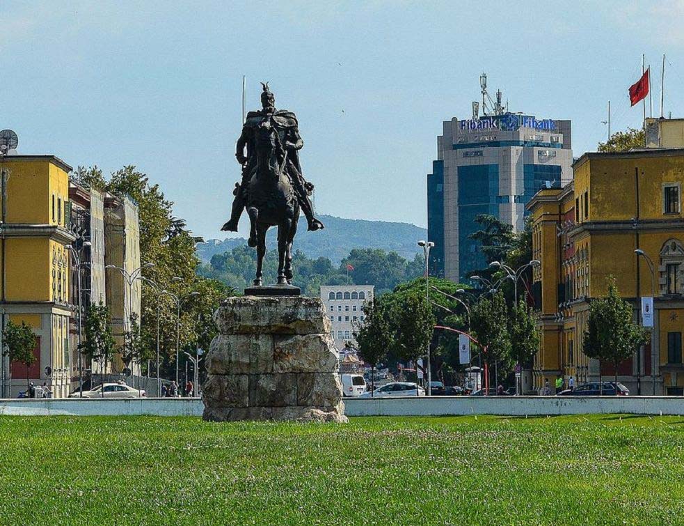 ТИРАНА: Албанија формирала базу података о КРВНОЈ ОСВЕТИ; Нема више лажних азиланата који беже из страха од убиства